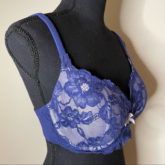 [Victoria’s Secret] Body By Victoria Lined Demi - Picture 3 of 8